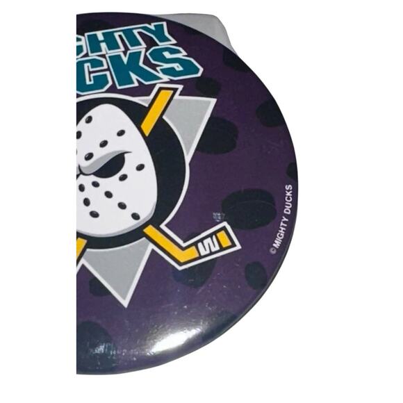 Vintage Walt Disney MIGHTY DUCKS Pinback Button The Walt Disney Company ￼ - Picture 2 of 8
